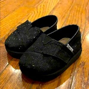 Toms Shoes T4